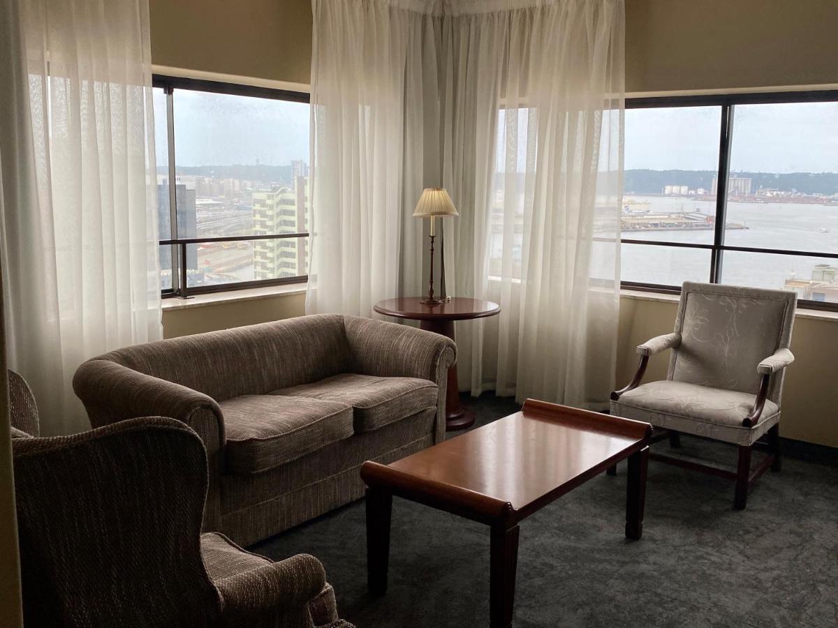 Hotel The Royal By Coastlands &